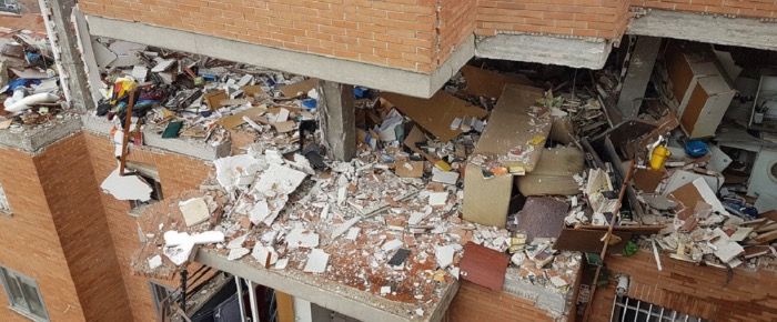 Al menos 7 muertos y 52 heridos por una explosión en un edificio en Vallecas